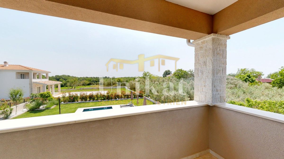 Casa vicino a Vižinada - giardino, piscina, 4 camere da letto